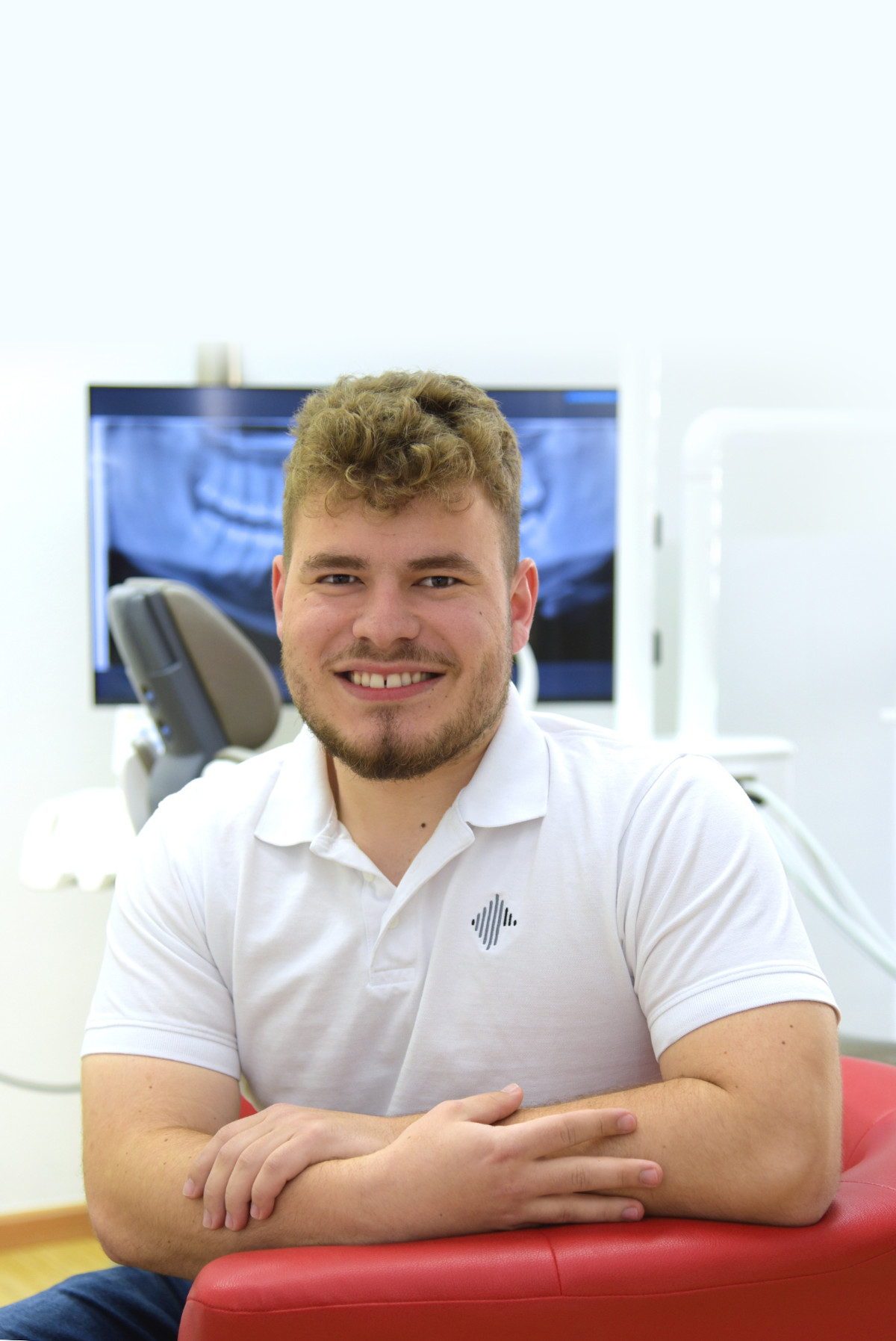 Paul Brett, Assistent Praxislabor Zahntechnik, Duales Studium Gesundheitsmanagement