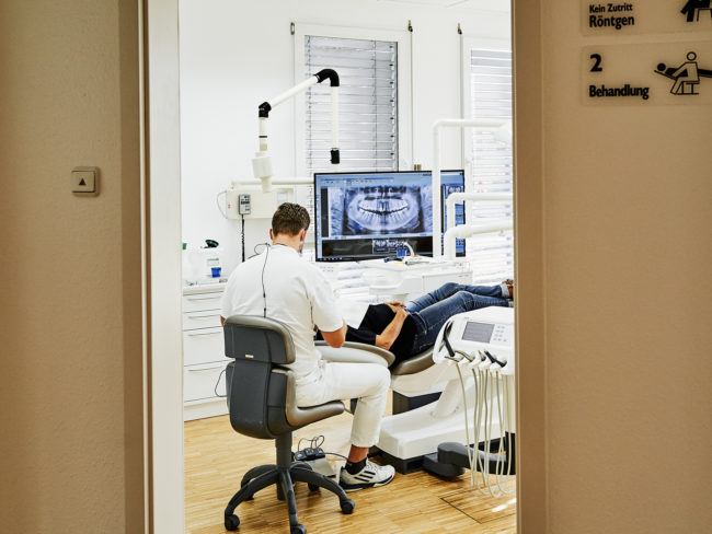 Behandlung und Diagnostik