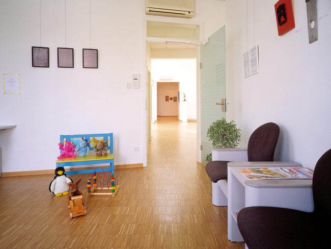 Wartezimmer mit Spielecke
