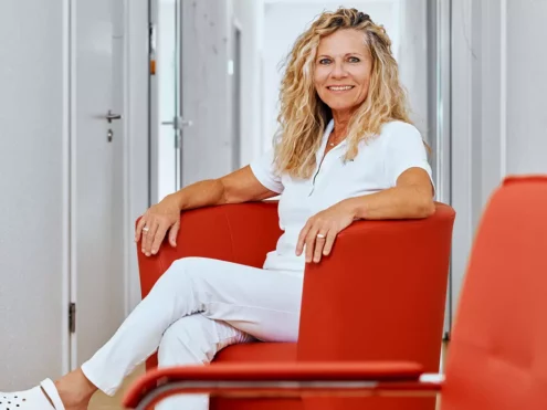 Renate Brett-Baumert, Zahnärztin