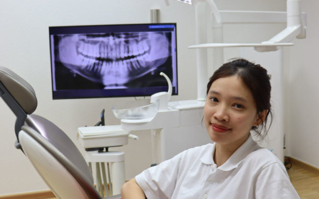 Thi Ha Vi Nguyen, Auszubildende zur Zahnmedizinischen Fachangestellten, in Ausbildung seit 10/2024