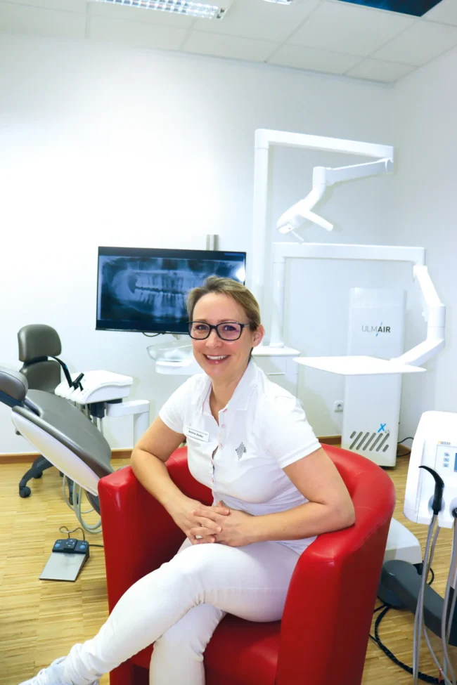 Frau Szilvia Szabo, ZFA, im Team seit 01.05.2025